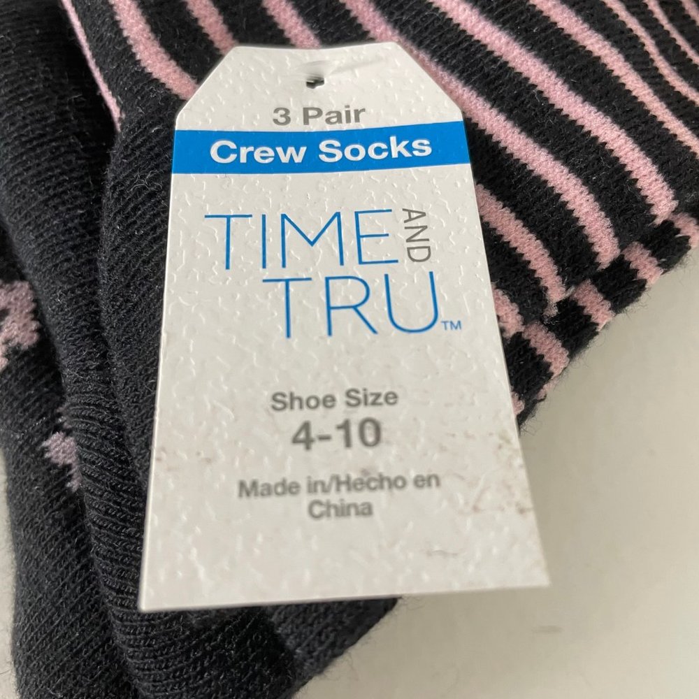 LAST CHANCE Crew Socks 3 Pair Black Pink Floral NWT Size 4-10 - Picture 4 of 4